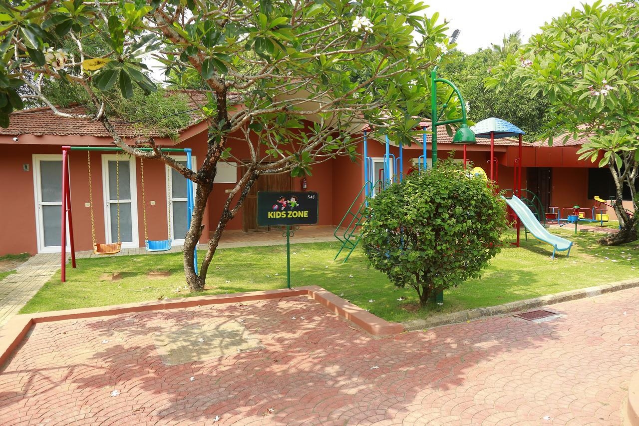 Saj Earth Resort & Convention Center , Kochi Nedumbassery Εξωτερικό φωτογραφία